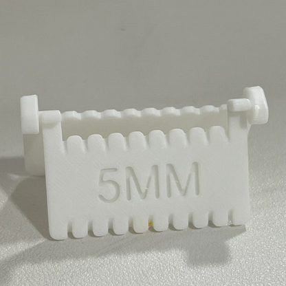 🔥Clip-On Sewing Edge Guide for Precise Hemming, Quilting & Fabric Stitching